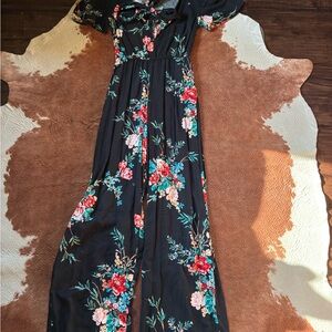 Band Of Gypsies jumpsuit 
size XS
100% Viscoe